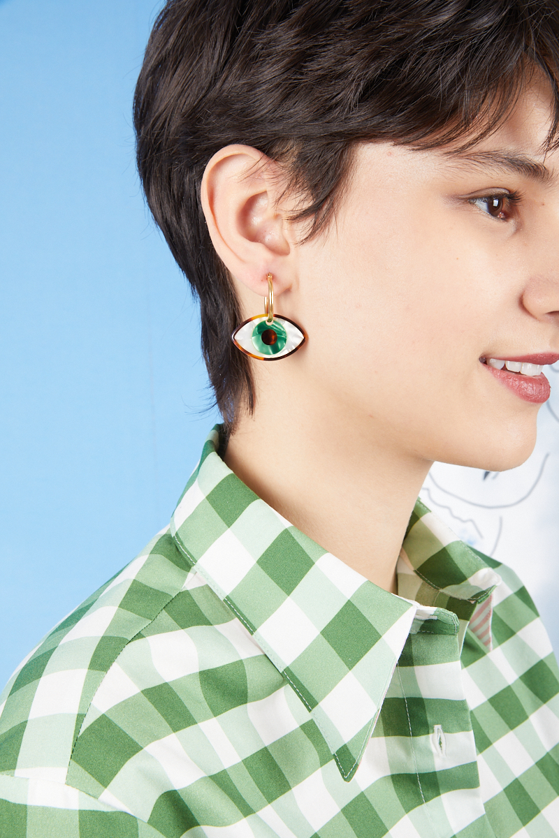 green eye earrings