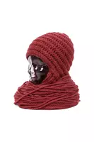 Berry knitted hat with fringes image